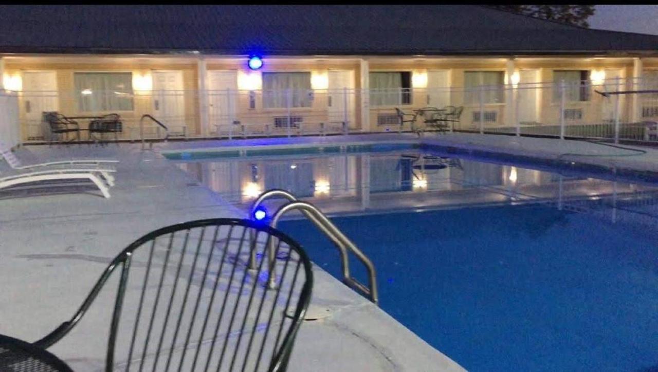 Stay Express Inn & Suites Demopolis Экстерьер фото