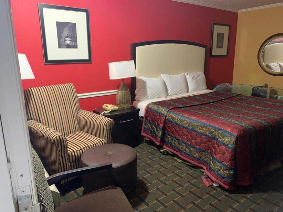 Stay Express Inn & Suites Demopolis Экстерьер фото